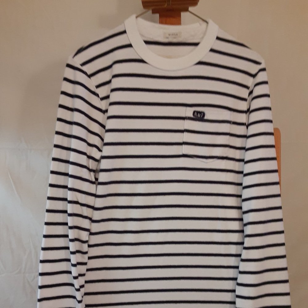 COPY - Abercrombie & Fitch long sleeve pocket tee